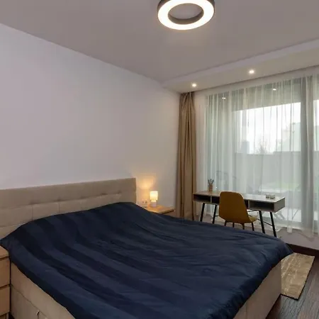 Apartment Georgi's 1 Bedroom Quiet With Garage