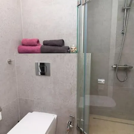 Apartment Georgi's 1 Bedroom Quiet With Garage Sofia